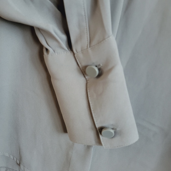 NWT Catherine Malandrino grey blouse - Picture 4 of 4